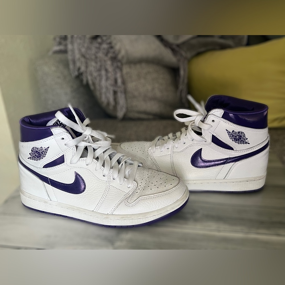 Wmns Air Jordan 1 High OG 'Court Purple'